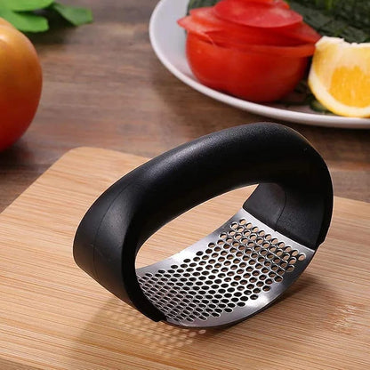 Staines Garlic Press Mincer-1 Pc